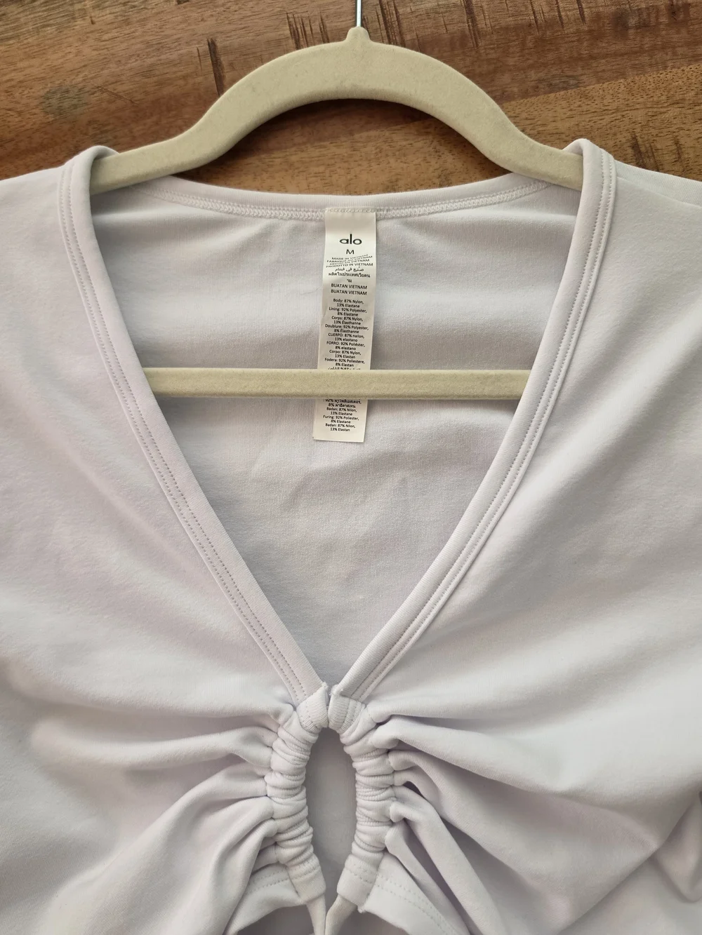 Alo Yoga airbrush keyhole cut out crop top Size Medium NWT